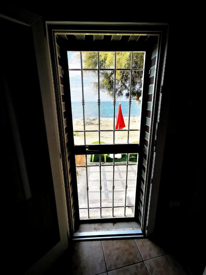 마리나디만카베르사 Casa Fronte Mare 빌라 외부 사진